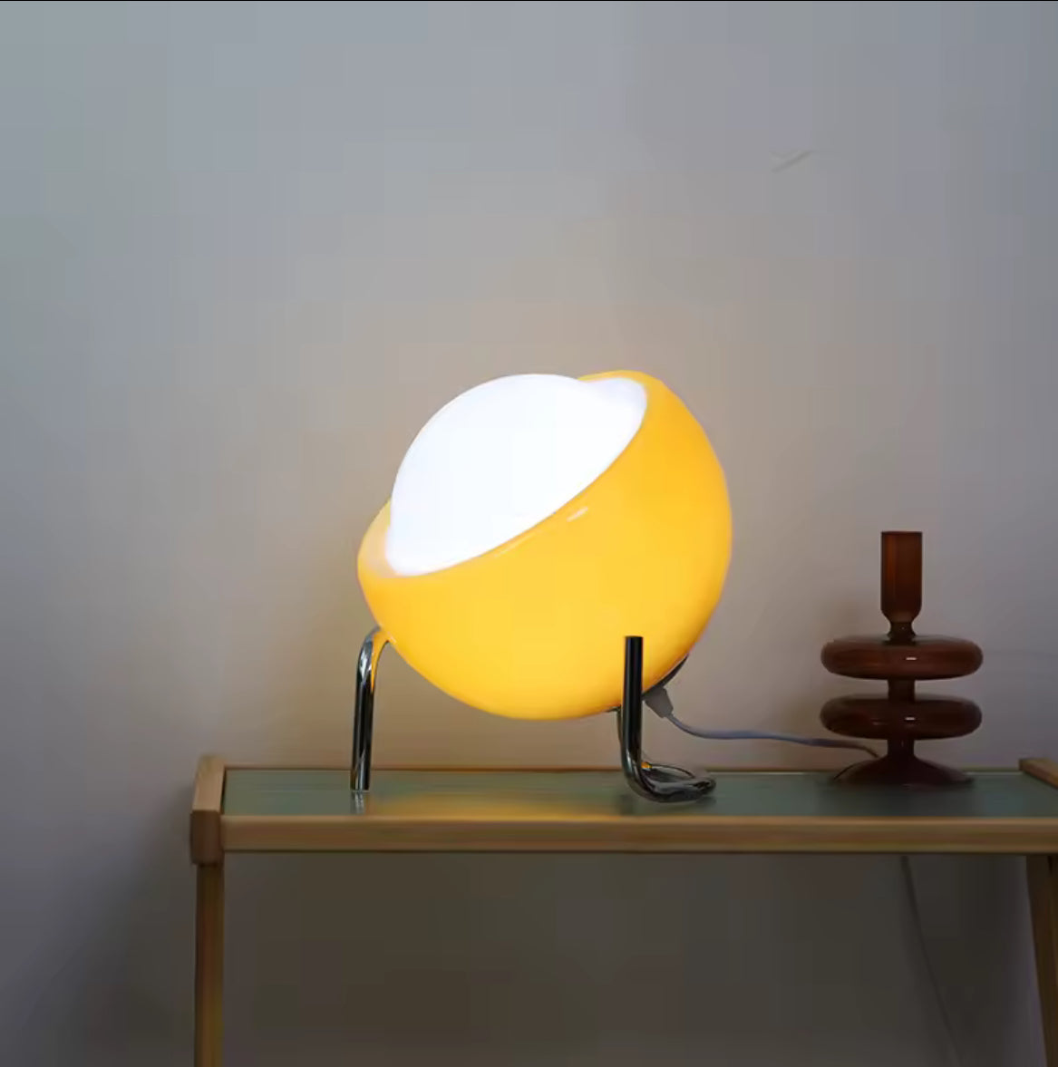Medieval Bauhaus Bordslampa