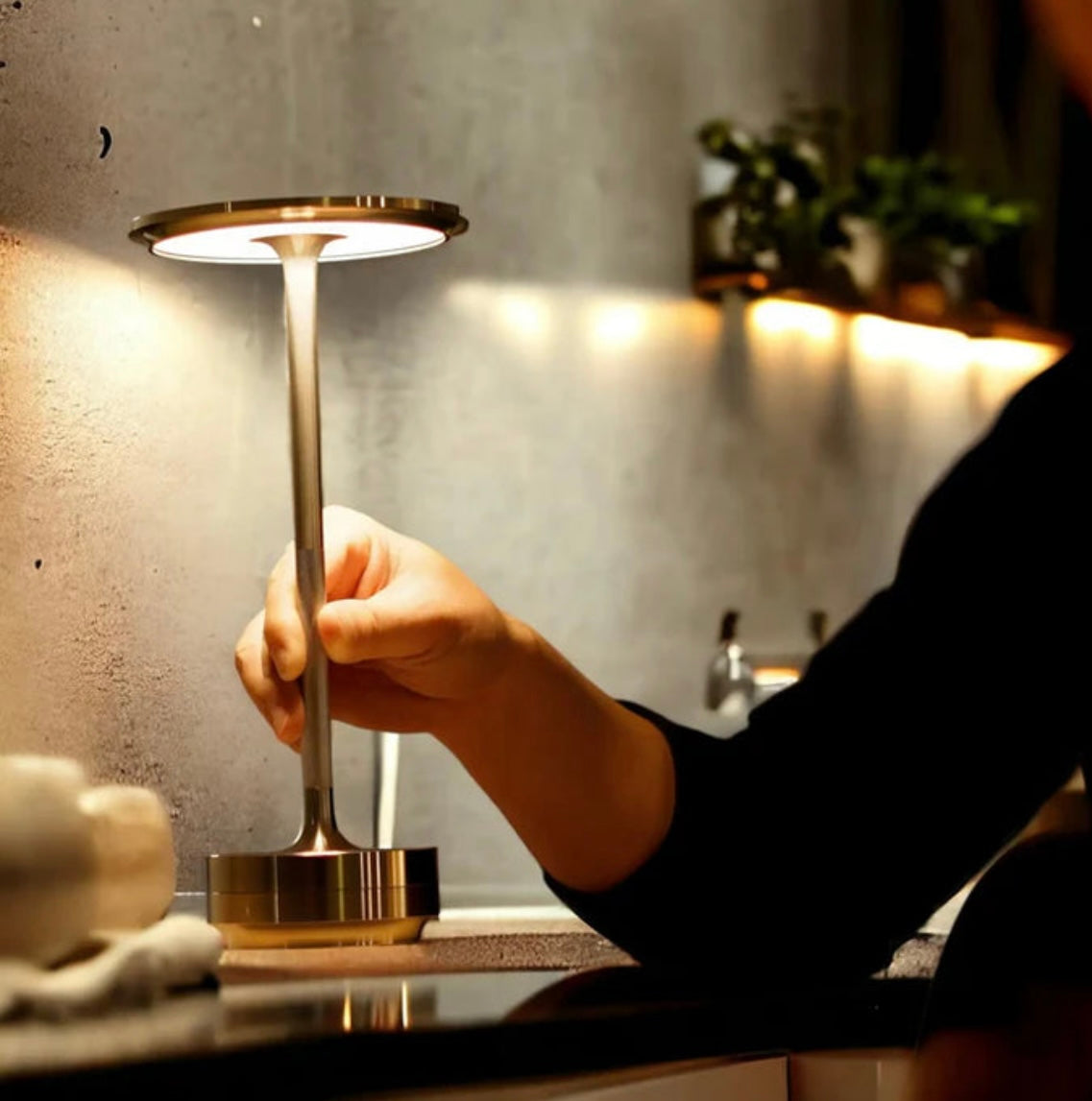 Bordslampa Steal LED - Portabel