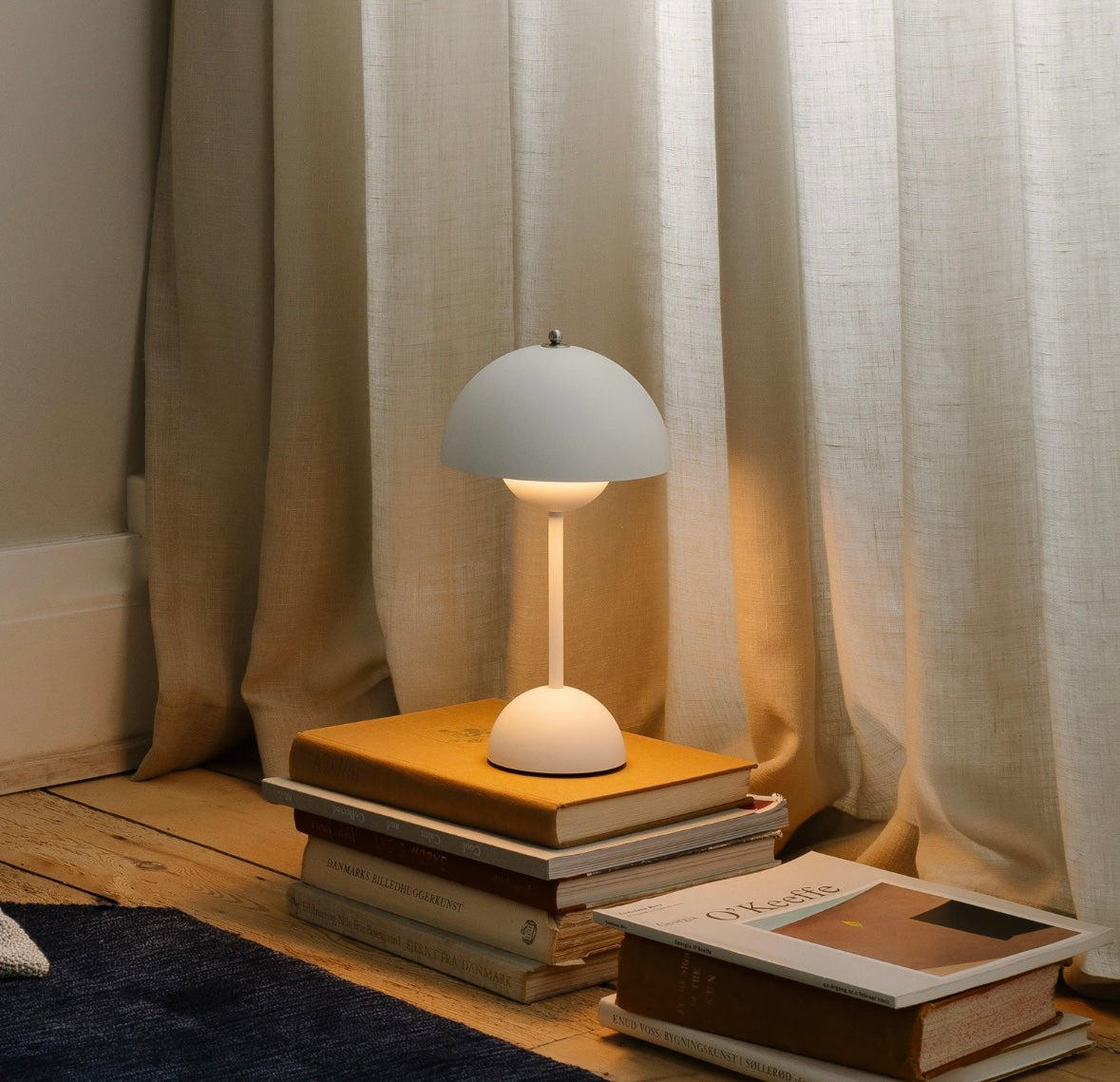Flowerbud  – Ikonisk bärbar designlampa