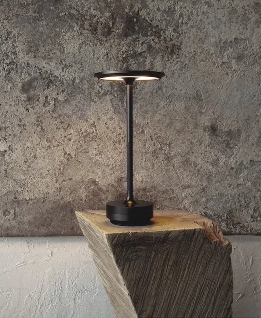 Bordslampa Steal LED - Portabel