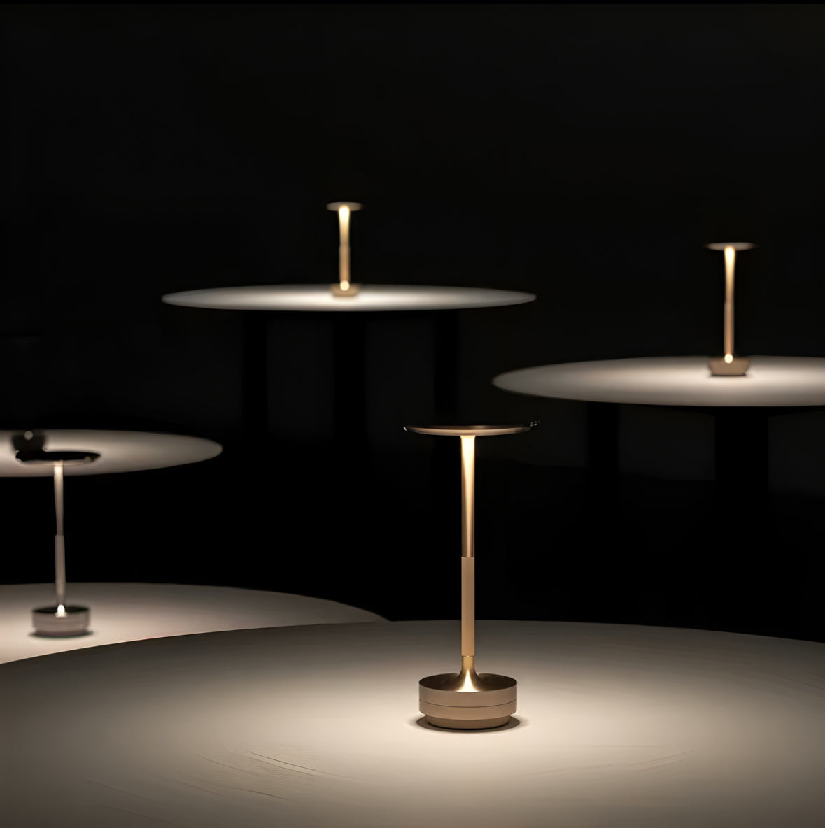 Bordslampa Steal LED - Portabel
