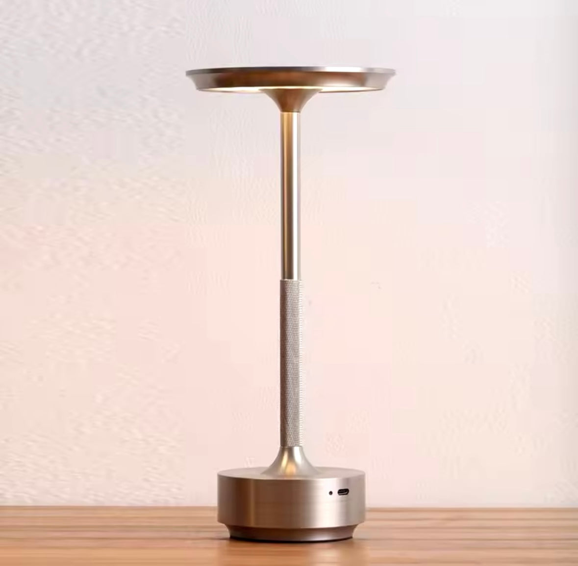 Bordslampa Steal LED - Portabel